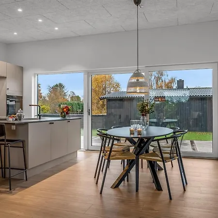 Barnet - 180m To The Fjord By Interhome